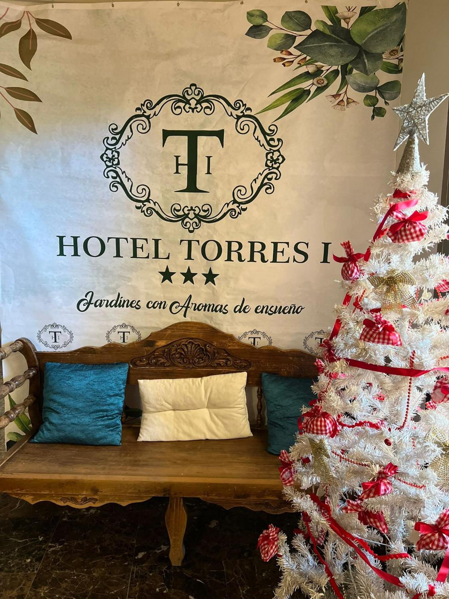 Hotel Torres I Villanueva Del Arzobispo Bagian luar foto