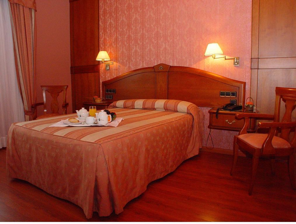 Hotel Torres I Villanueva Del Arzobispo Ruang foto
