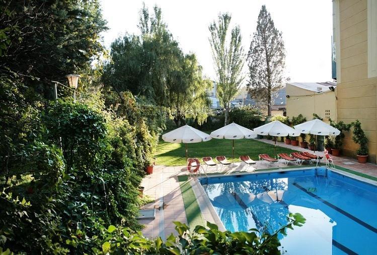 Hotel Torres I Villanueva Del Arzobispo Bagian luar foto
